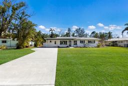 Picture of 426 S Shore Drive, Sarasota, FL 34234