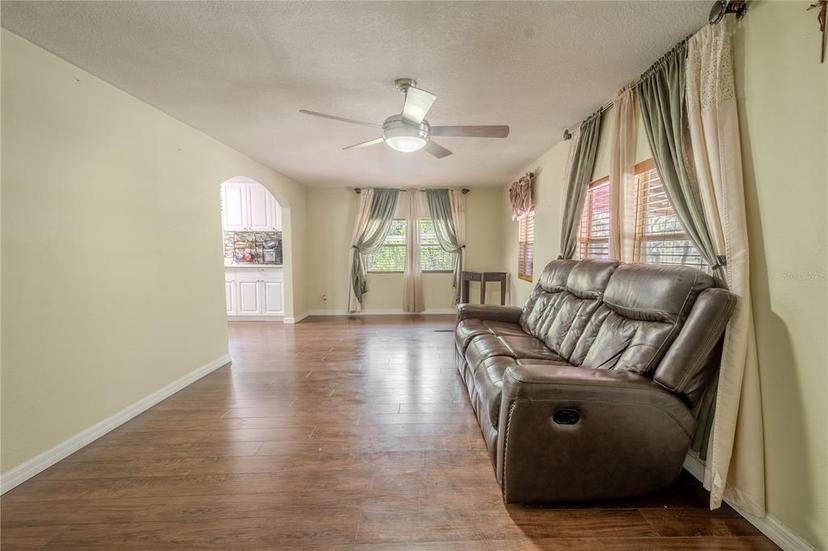 Picture of 12303 Greenland Drive, Riverview FL 33579