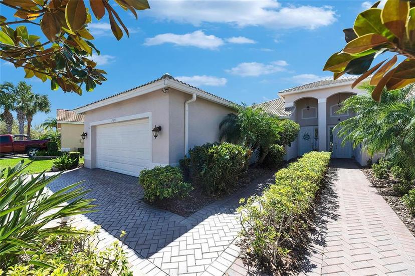 Picture of 15657 Aurora Lake Circle, Wimauma FL 33598