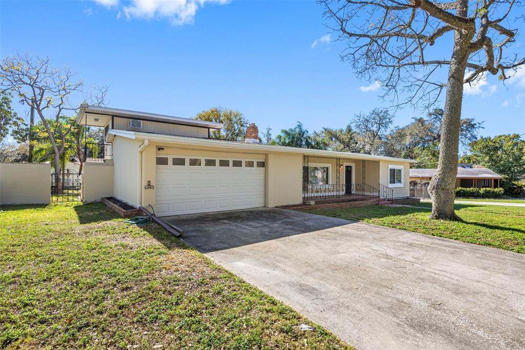 Picture of 9306 Forest Hills Drive, Tampa, FL 33612