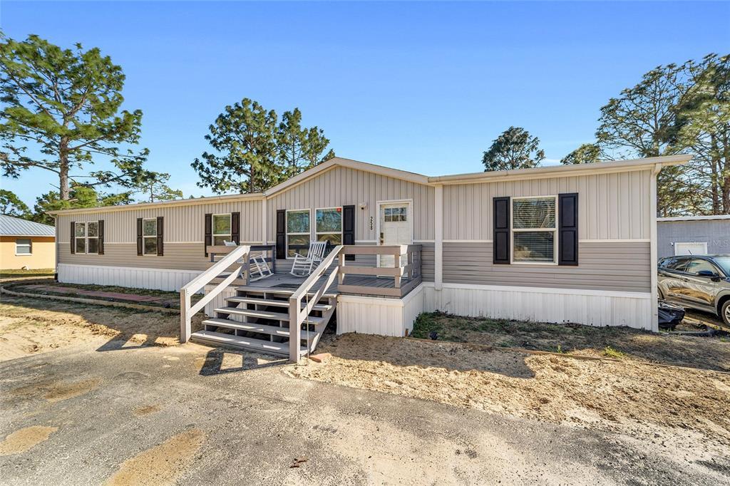 Picture of 258 Whirlwind Loop, Hawthorne, FL 32640