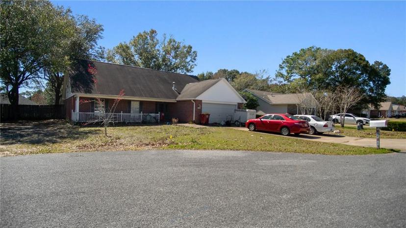 Picture of 423 Whirlaway Court, Crestview FL 32539